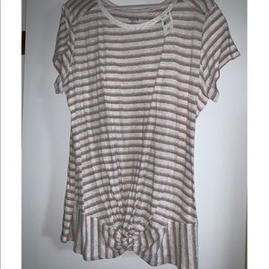 New with tag maternity shirt!